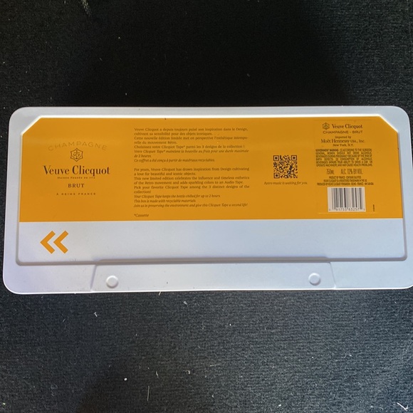 Veuve Clicquot Dining Veuve Clicquot Retro Cassette Champagne Gift